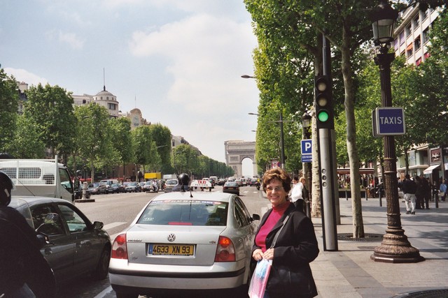 Paris  Champs-Elysees 16.JPG